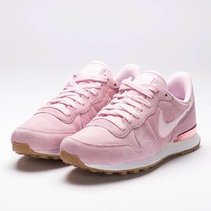 nike internationalist prism pink